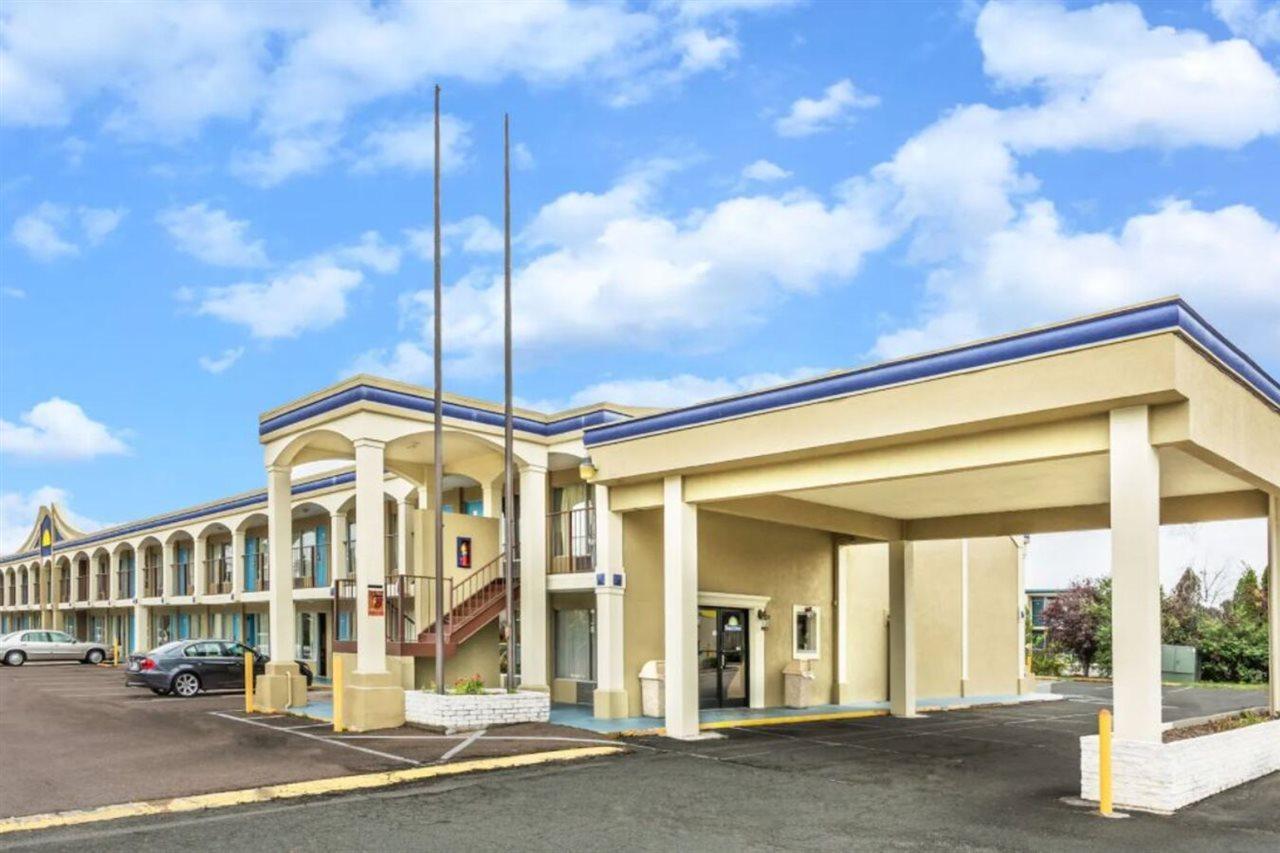 Days Inn By Wyndham Ashland Exterior photo