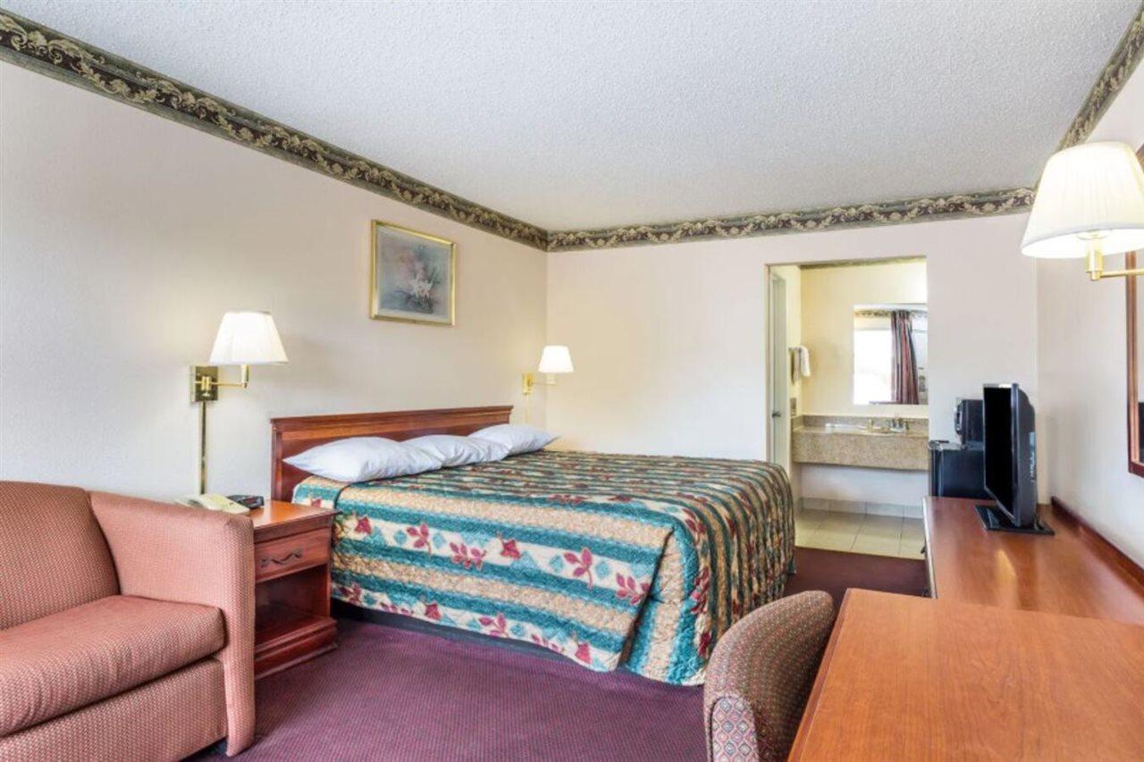 Days Inn By Wyndham Ashland Exterior photo