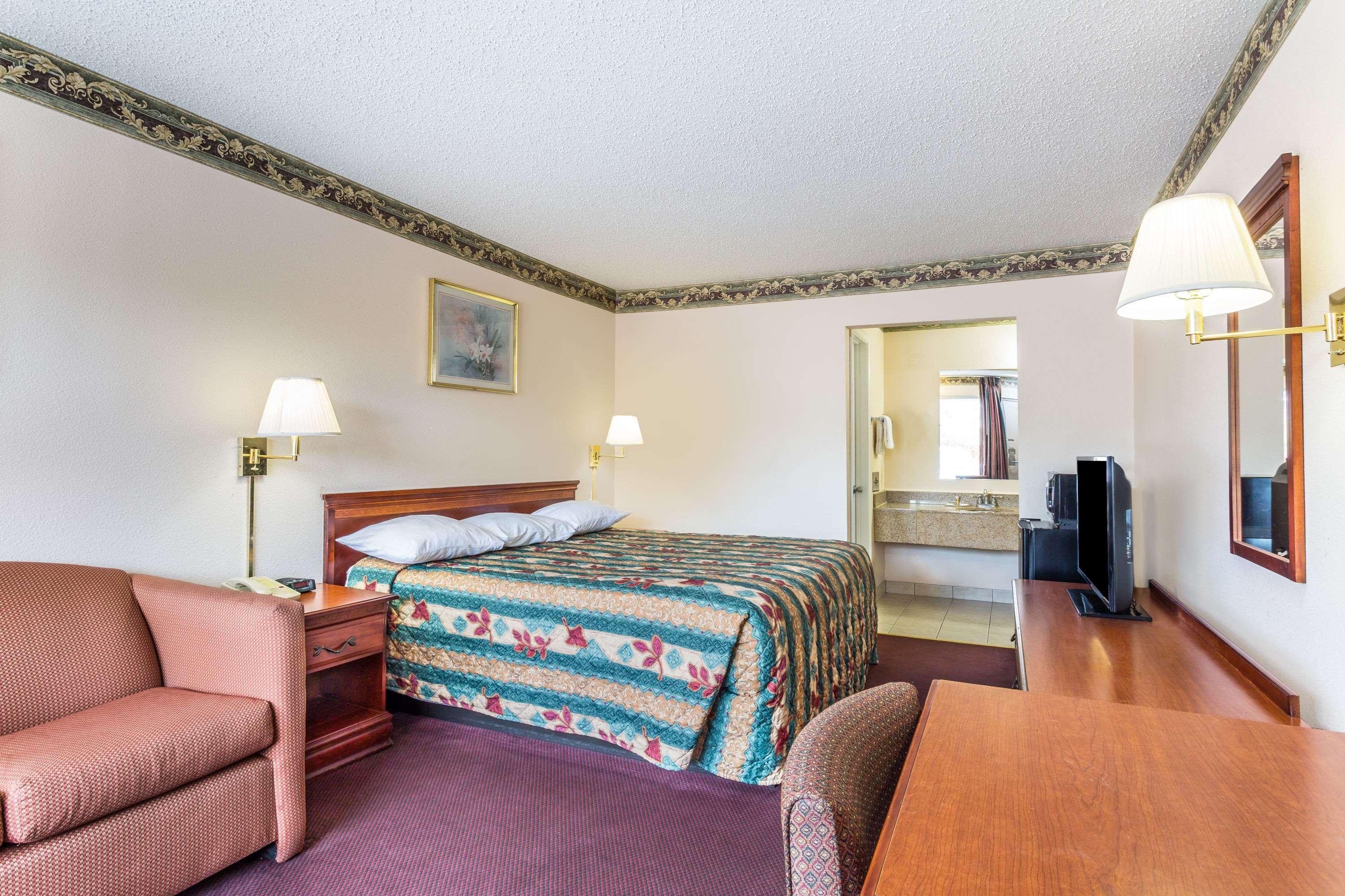 Days Inn By Wyndham Ashland Exterior photo